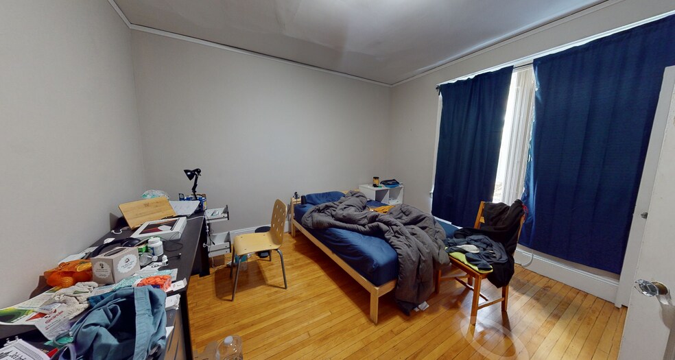 Building Photo - 8A Forest St
