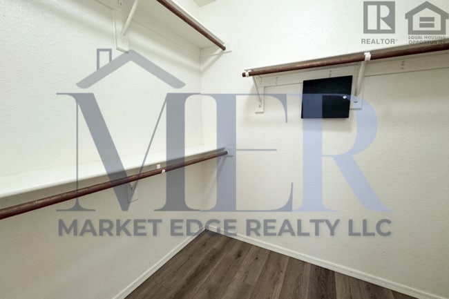 Building Photo - 3Bed/2Bath House at 51st Ave/Loop 101! $199 MOVE-IN SPECIAL! Ready for Immediate Move-In!