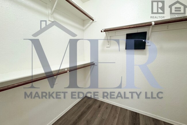 Building Photo - 3Bed/2Bath House at 51st Ave/Loop 101! $399 MOVE-IN SPECIAL! Move-In Ready on 01/08/2026!