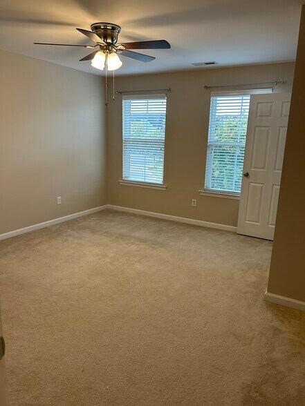 Building Photo - 8627 Fielding Cir