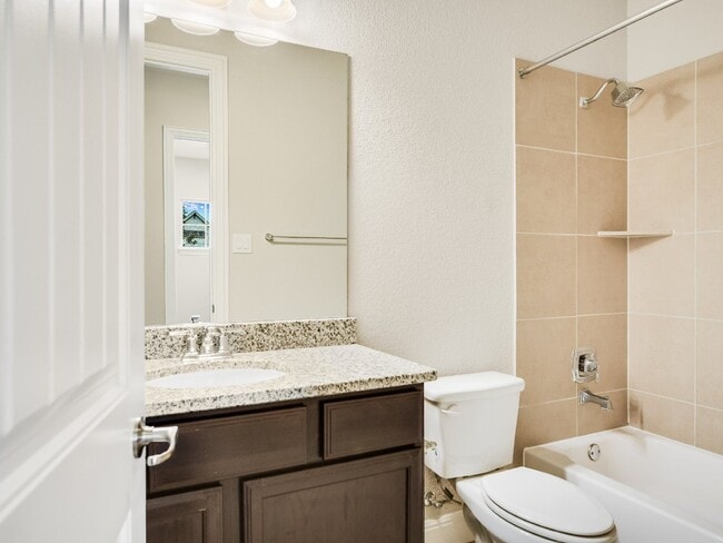 Building Photo - 3925 Octavia Dr