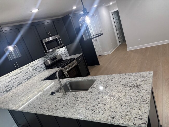 Building Photo - 3101 SW Lovely Ln