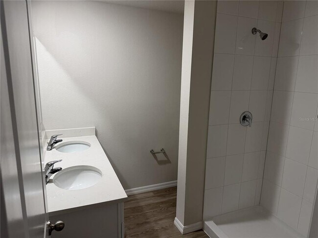 Building Photo - 33 Wood Acre Ln