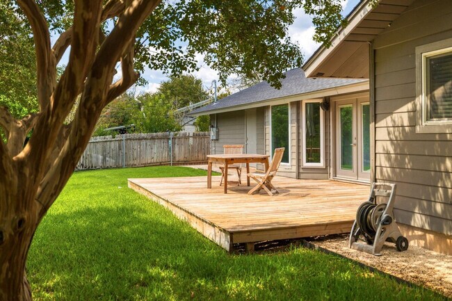 Building Photo - 7107 Scenic Brook Dr