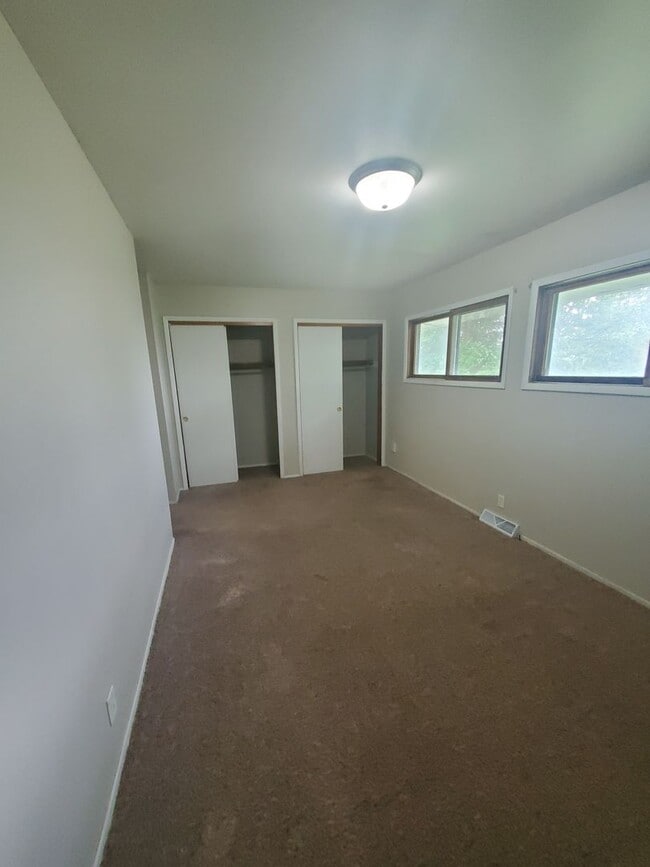 Building Photo - 3 bedroom 1 bath house in Davenport
