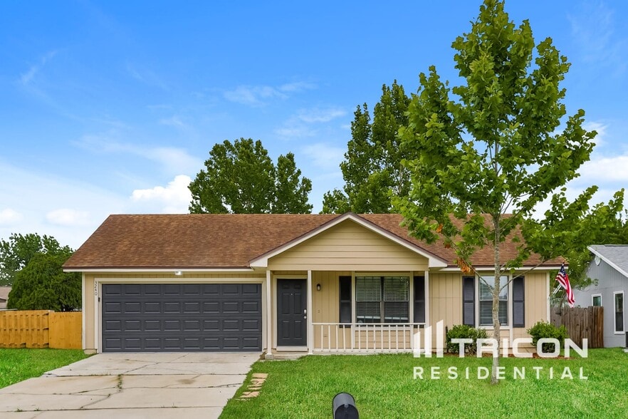 Primary Photo - 3240 Avocet Ln