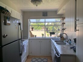 Building Photo - 3134 S Gekeler Ln