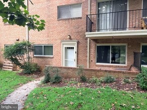 Building Photo - 10600 Kenilworth Ave