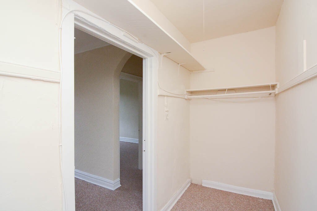 Building Photo - 4842 N Damen Ave
