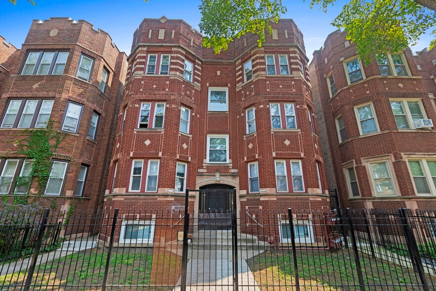 Primary Photo - 8129 S Maryland Ave