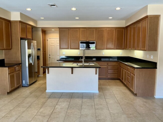Building Photo - 43426 Lago Brezza Dr