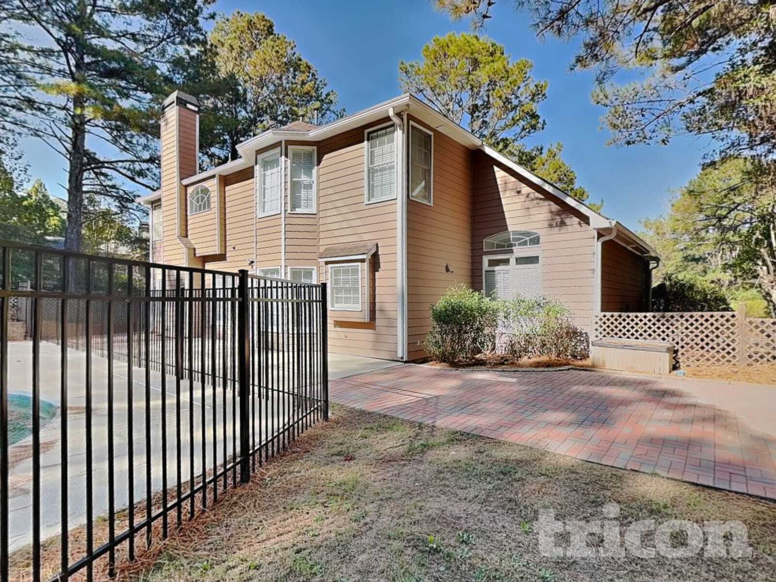 Building Photo - 112 Falling Waters Dr