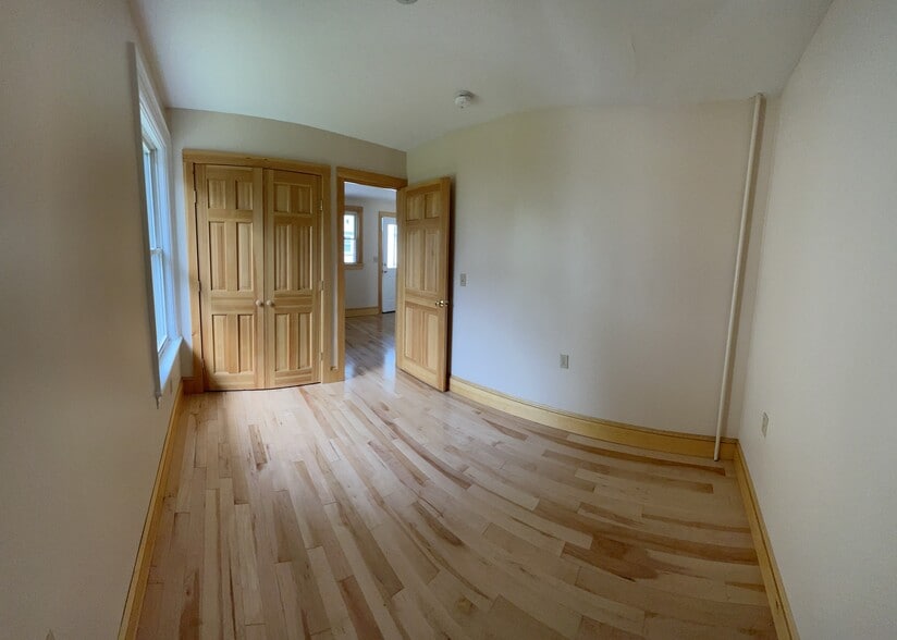 Building Photo - 27 Loomis St