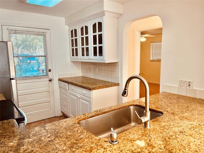 Building Photo - 251 Galen Dr