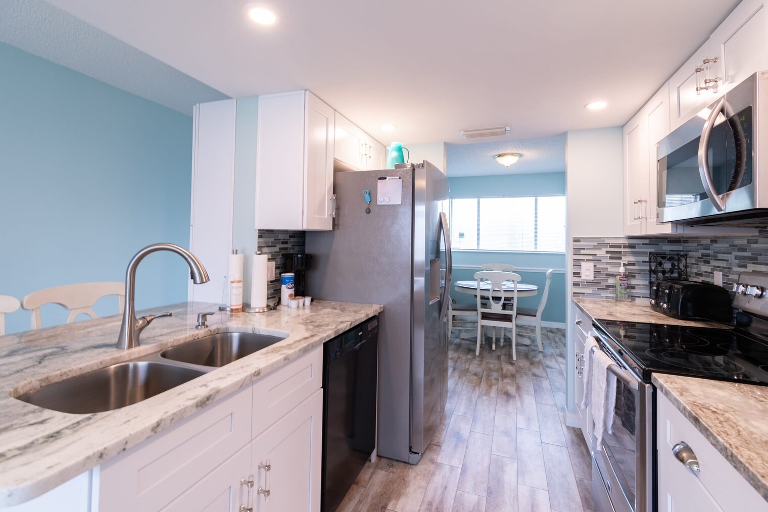 Building Photo - 516 Beach Park Ln