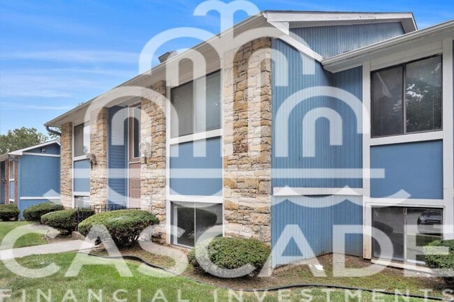 Building Photo - 8143 Holmes St