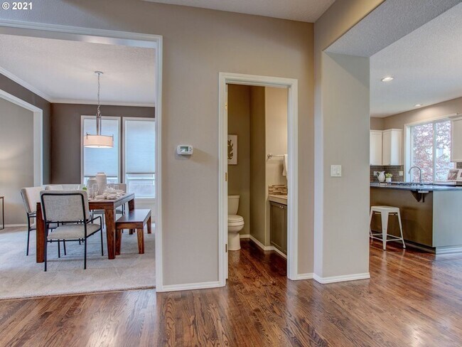 Building Photo - Sought after Remington 4bed 2.5bath with Lots of Yard Space!