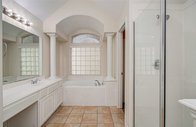 Building Photo - 226 Elana Ln