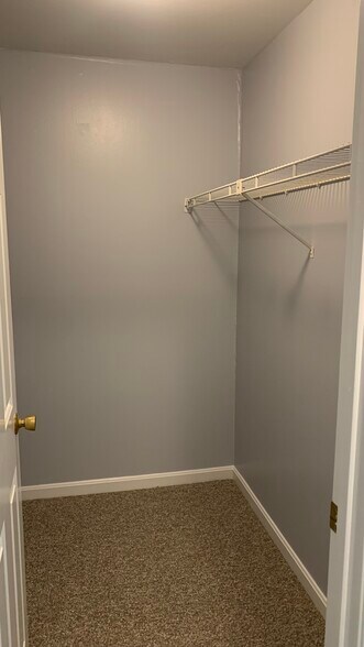 Building Photo - 30 Ledgewood Hills Dr