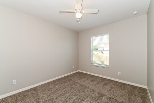 Building Photo - 3400 34th St SW