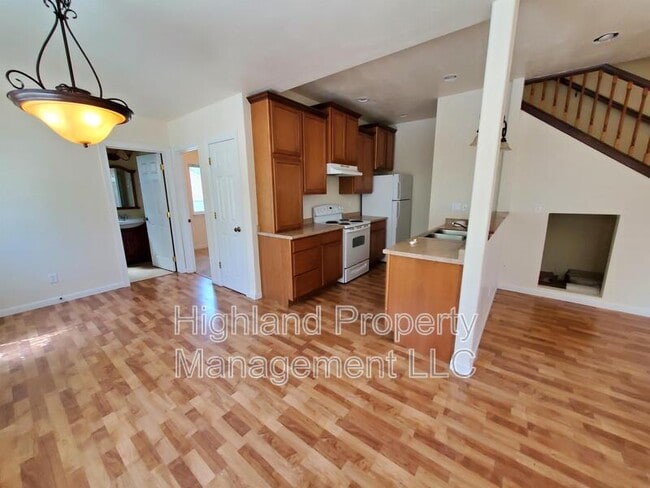 Building Photo - 1247 NE Williams St