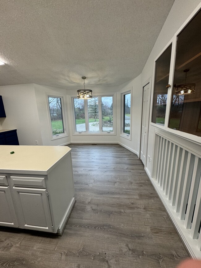 Kitchen breakfast nook - 465 N Burkhart Rd