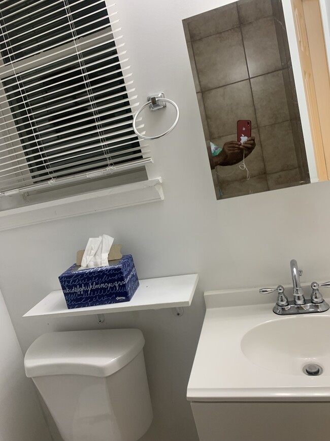 bathroom - 3120 13th St NW