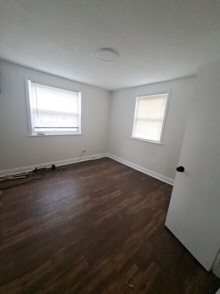 Building Photo - 700 Ridgeside Pl