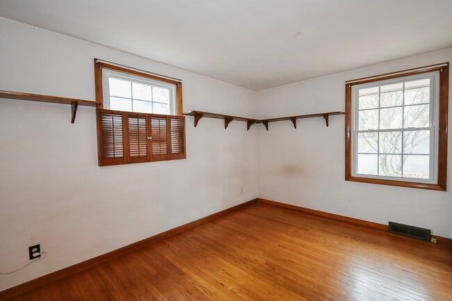 Building Photo - 60 Wildwood Rd