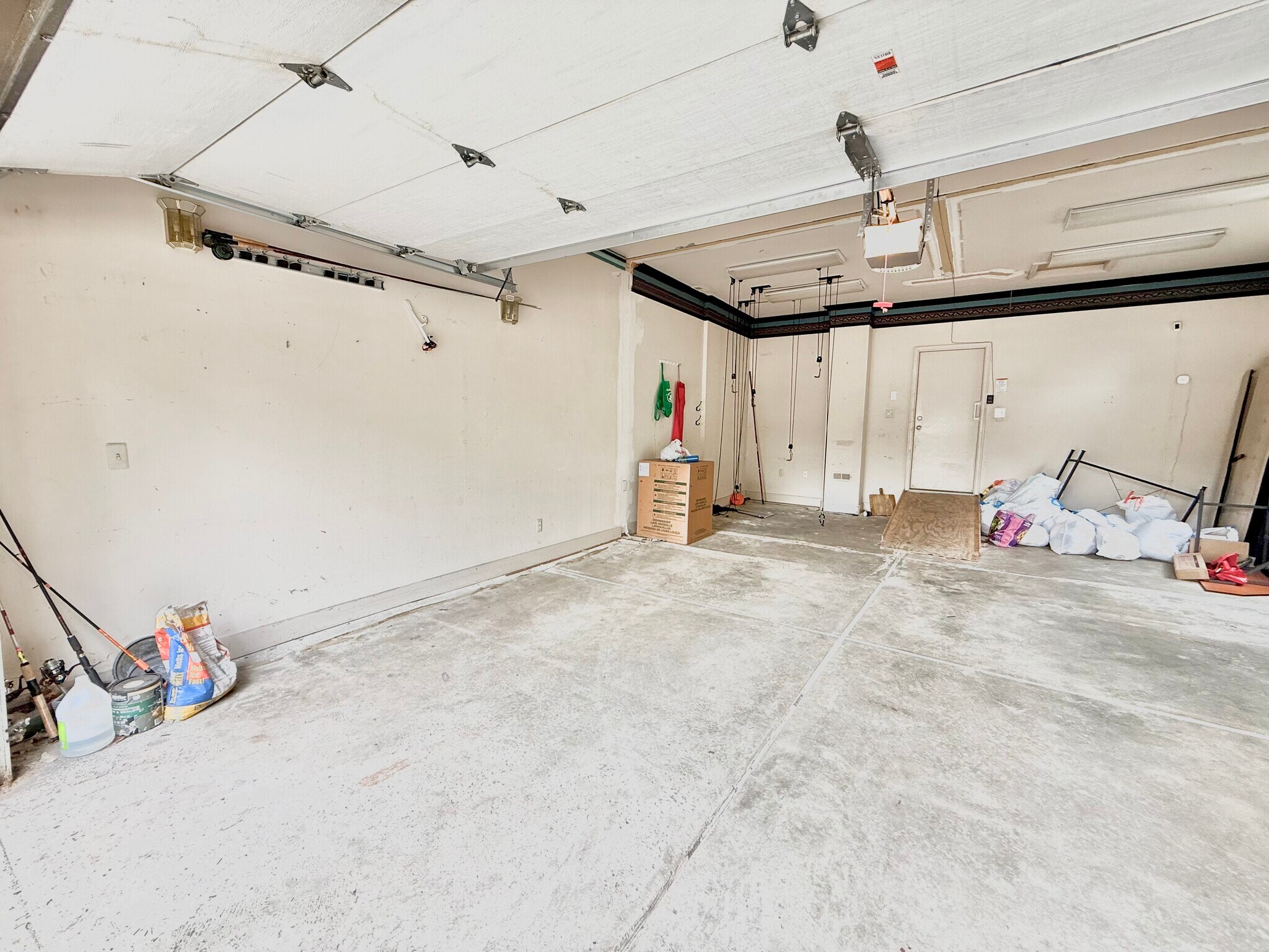 Building Photo - 30684 Tanglewood Trl