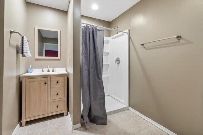 Upstairs Bedroom - Private Bathroom - 1210 Stafford Dr