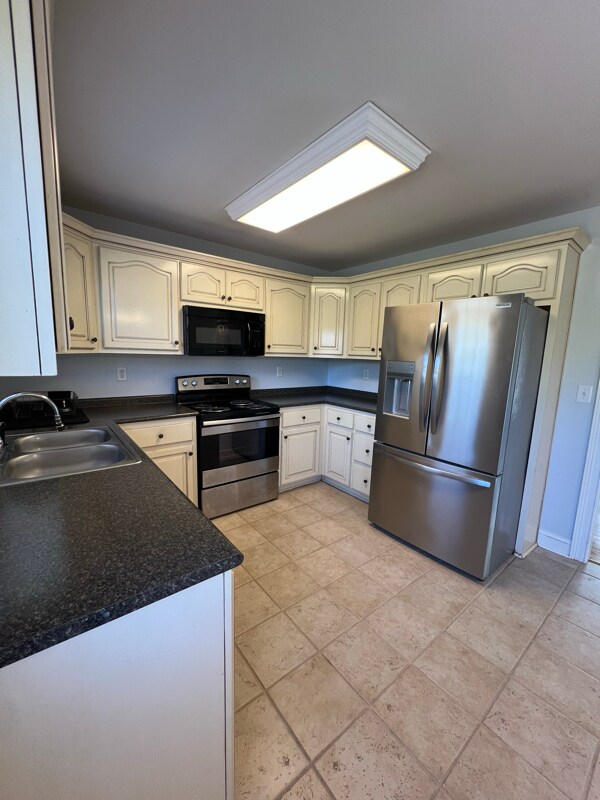 Building Photo - 2029 Armstrong Loop