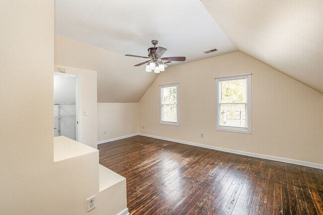 Building Photo - 4 Bedroom  Now Available!