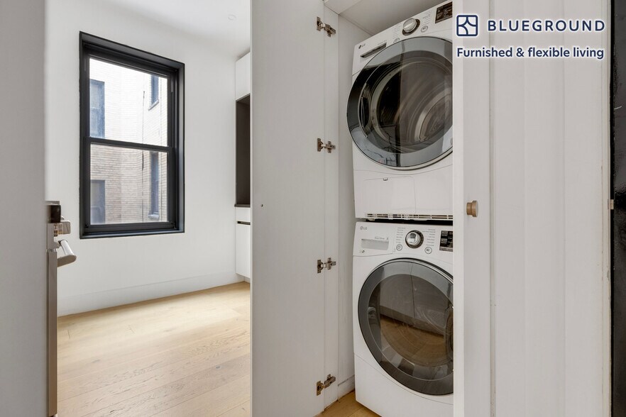 Building Photo - 145 Henry St