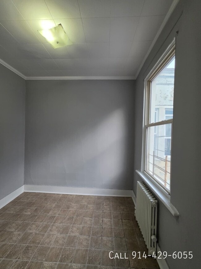 Building Photo - 155 School St