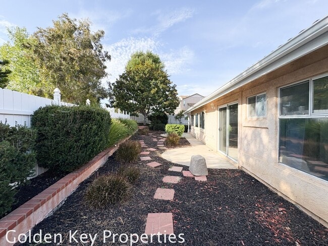 Building Photo - Welcome to the Marlado Community of Oceans...