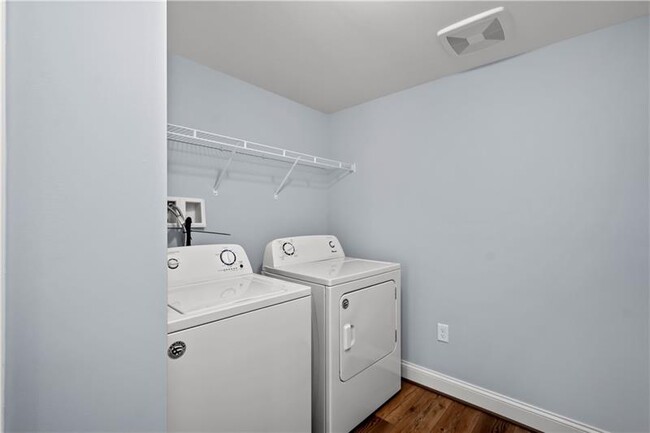 Building Photo - 2116 Westcott Ln