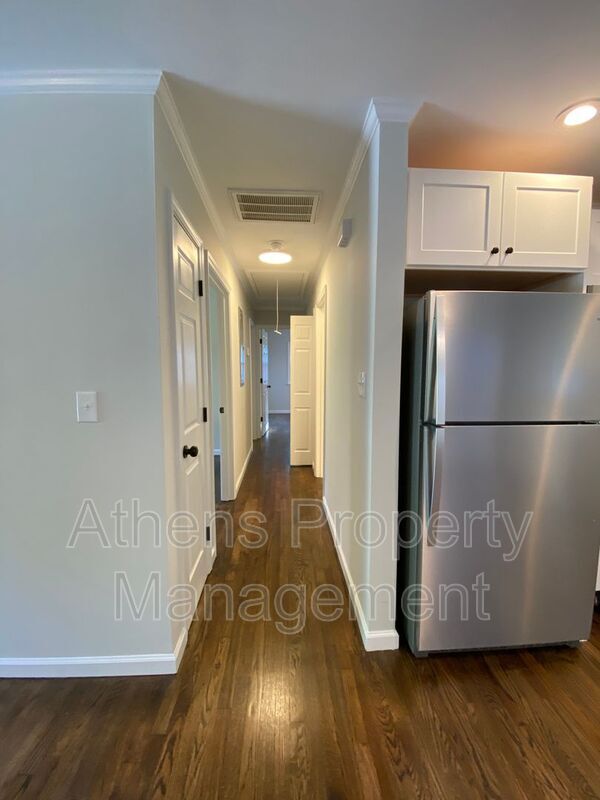 Building Photo - 255 Bailey St