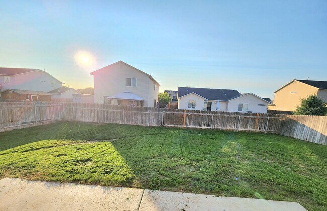 Building Photo - Move In Special- $500.00