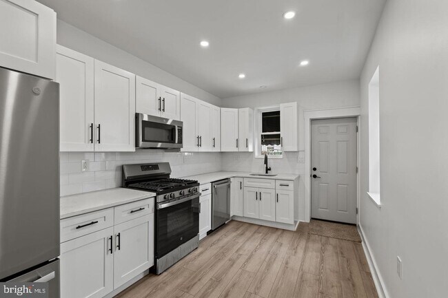Building Photo - 3450 Almond St