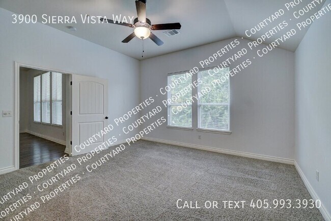 Building Photo - 3900 Sierra Vista Way