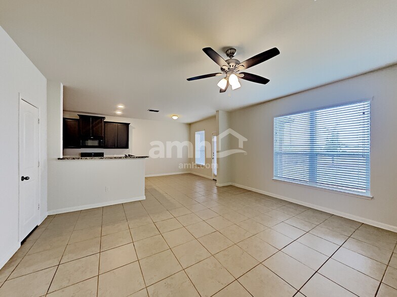 Building Photo - 12898 Cedarcreek Trl