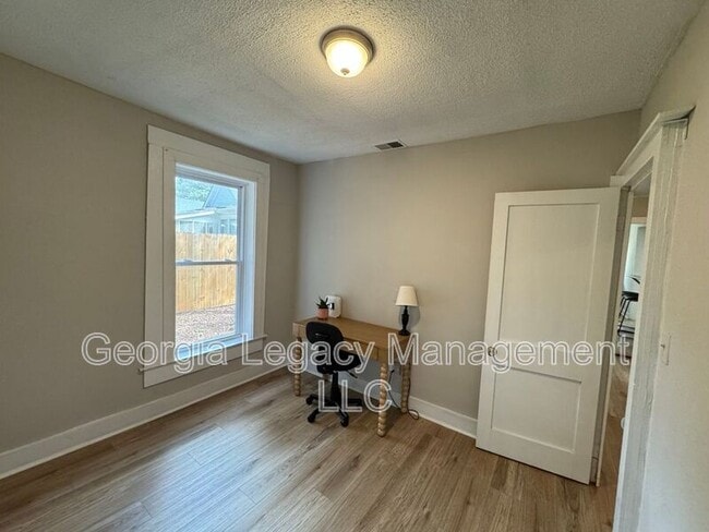 Building Photo - 275 Boulevard Heights