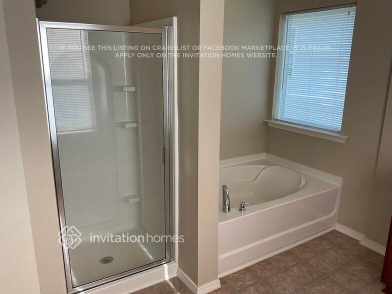 Building Photo - 5514 Black Maple Dr