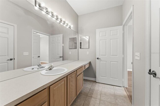 Building Photo - 1224 S Hiawassee Rd