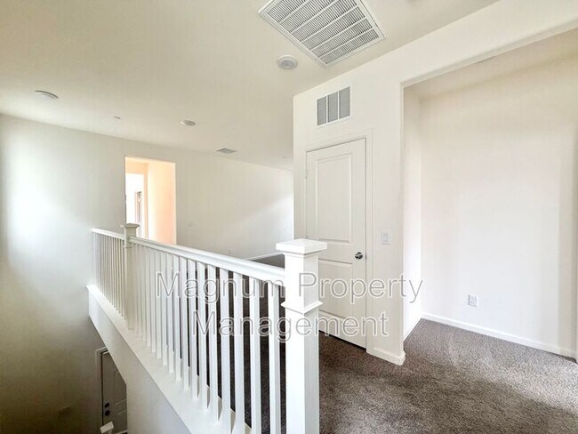 Building Photo - 25161 Harmony Ave