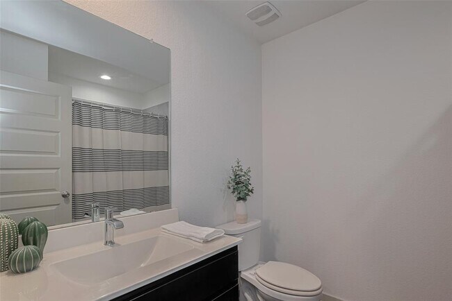 Building Photo - 14519 Sweetwater Dr