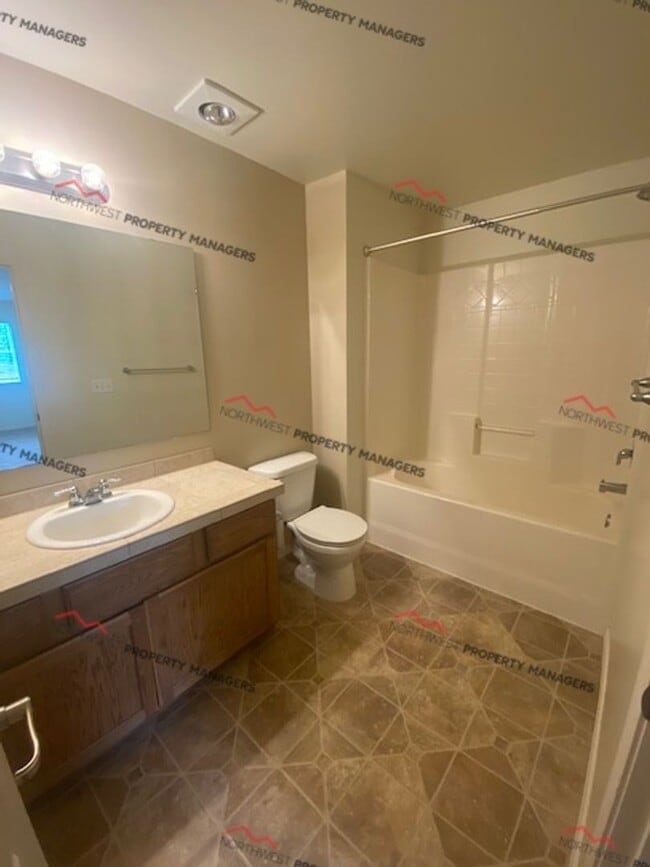 Building Photo - STATUS: AVAILABLE | R202 | $1895.00 + $100...