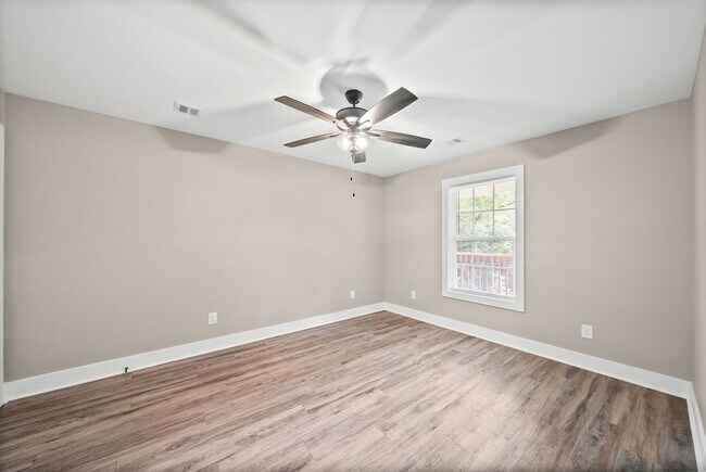 Building Photo - 528 Poston St