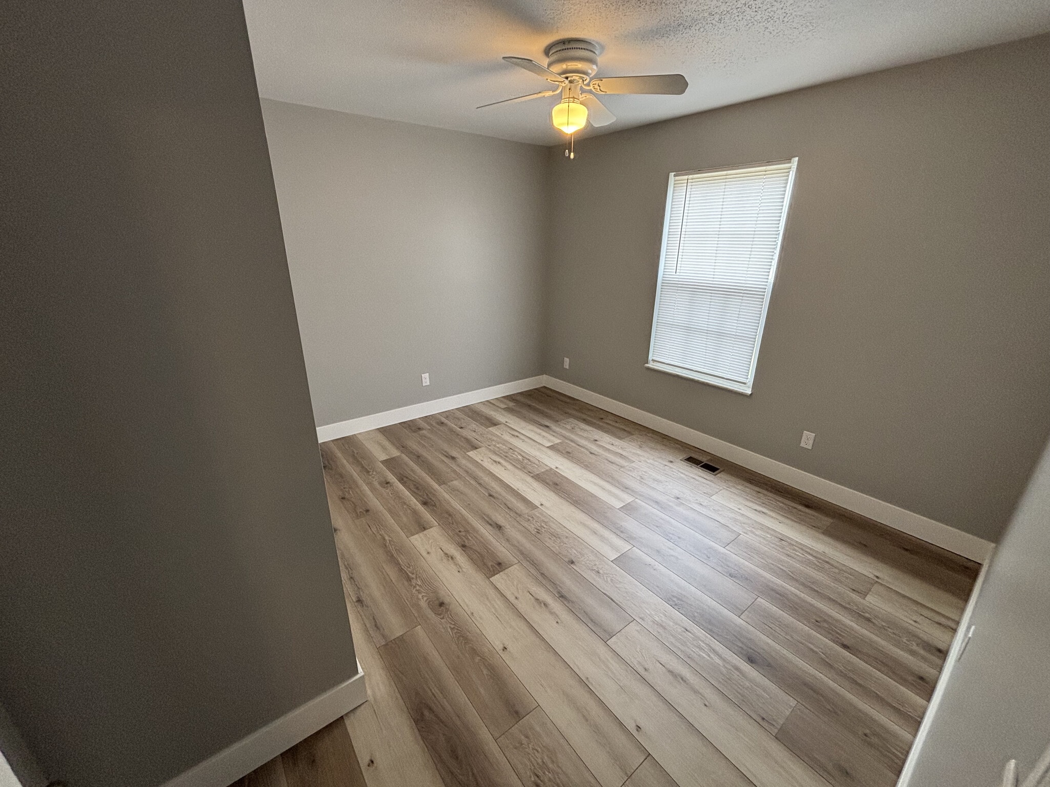 Building Photo - 271 Shellbark Dr